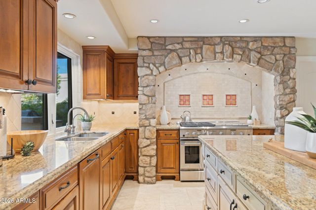 2106 E LA VIEVE Lane, Tempe, AZ 85284