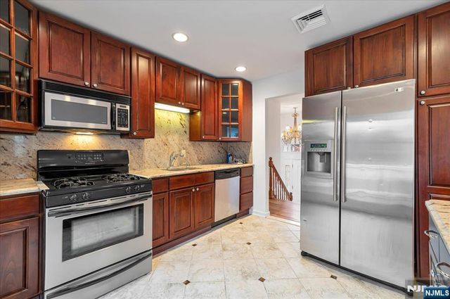 50 Roger Court, Ringwood, NJ 07456