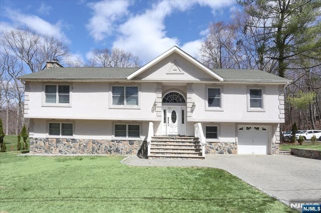 50 Roger Court, Ringwood, NJ 07456