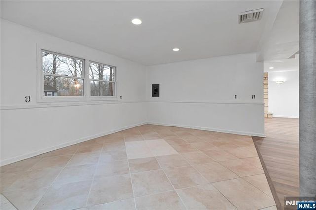 50 Roger Court, Ringwood, NJ 07456