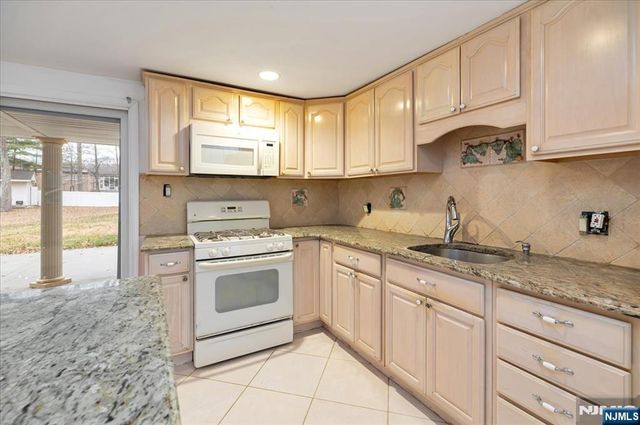 50 Roger Court, Ringwood, NJ 07456