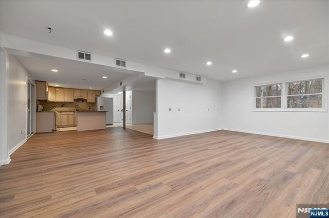 50 Roger Court, Ringwood, NJ 07456