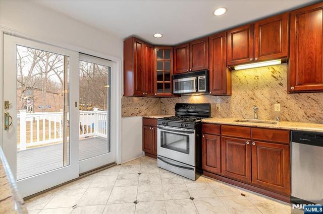 50 Roger Court, Ringwood, NJ 07456