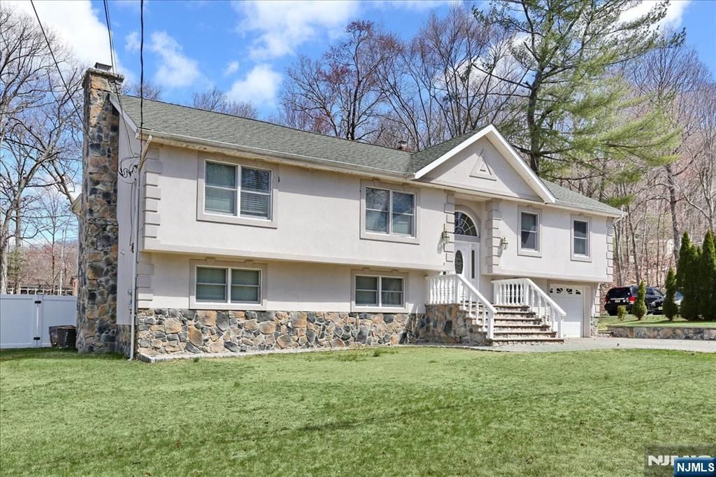 50 Roger Court, Ringwood, NJ 07456