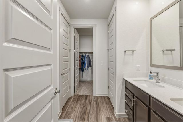 1640 Flying Horseshoe BND, Georgetown, TX 78628