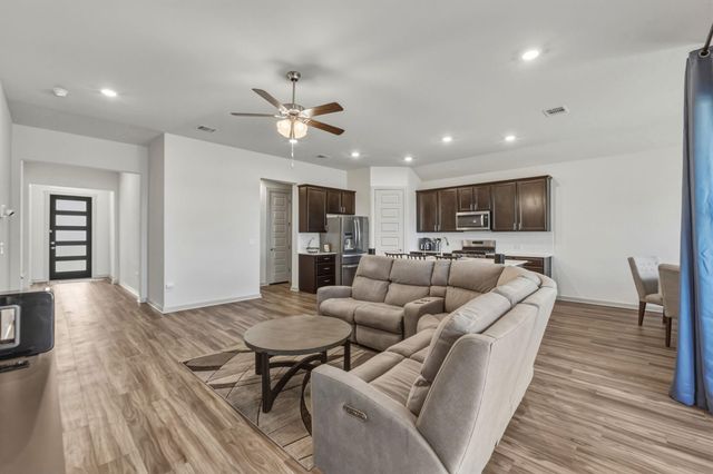 1640 Flying Horseshoe BND, Georgetown, TX 78628