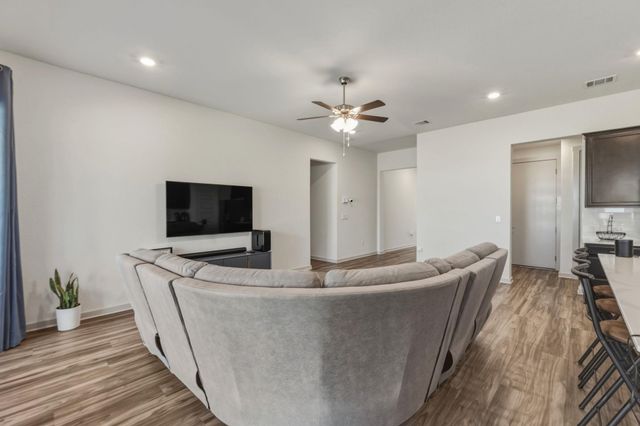 1640 Flying Horseshoe BND, Georgetown, TX 78628