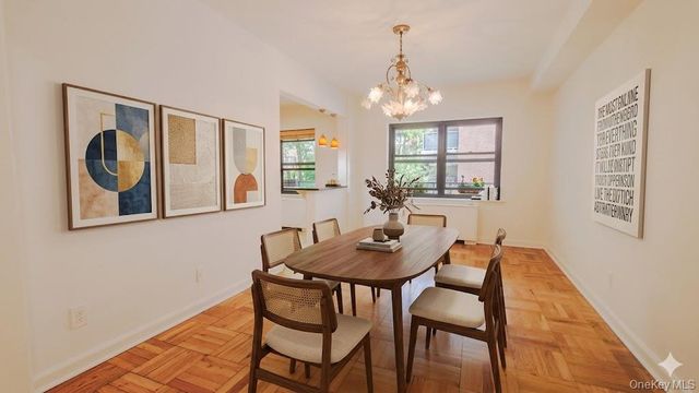 20 Canterbury Road 1P, Great Neck, NY 11021