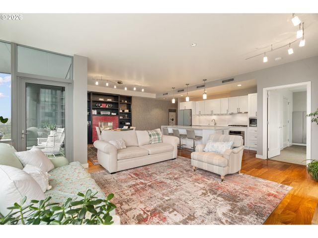 841 S GAINES St 2000, Portland, OR 97239