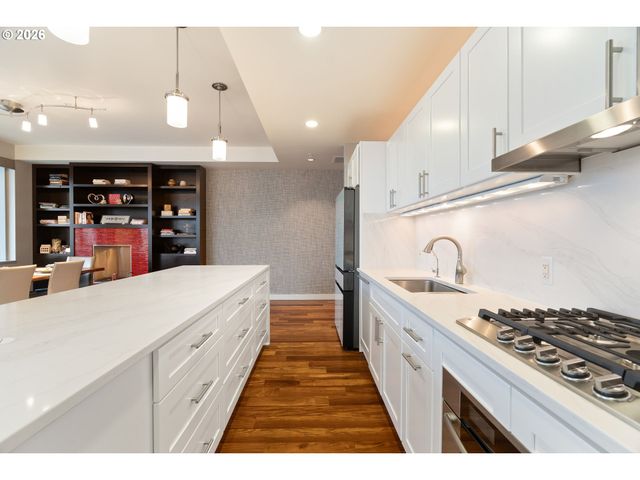 841 S GAINES St 2000, Portland, OR 97239