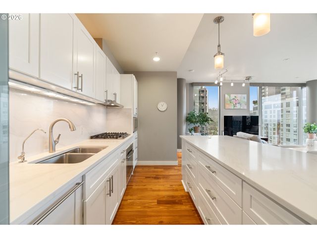841 S GAINES St 2000, Portland, OR 97239