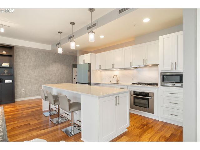 841 S GAINES St 2000, Portland, OR 97239