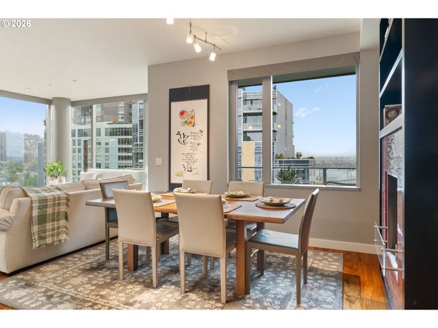 841 S GAINES St 2000, Portland, OR 97239