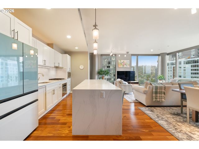 841 S GAINES St 2000, Portland, OR 97239