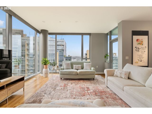 841 S GAINES St 2000, Portland, OR 97239
