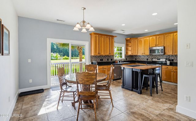 54 Tuscarora Avenue, Beaufort, SC 29907