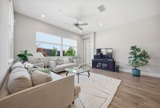 6911 Saratoga Estates Dr, El Dorado Hills, CA 95762