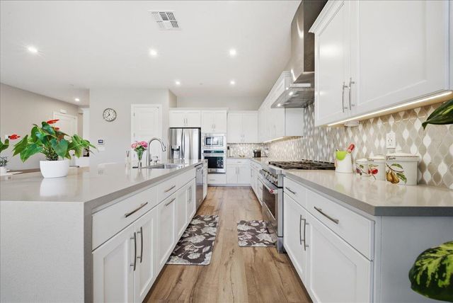 6911 Saratoga Estates Dr, El Dorado Hills, CA 95762