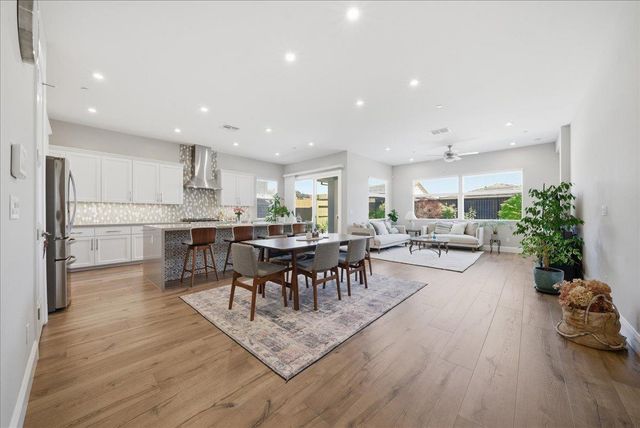 6911 Saratoga Estates Dr, El Dorado Hills, CA 95762