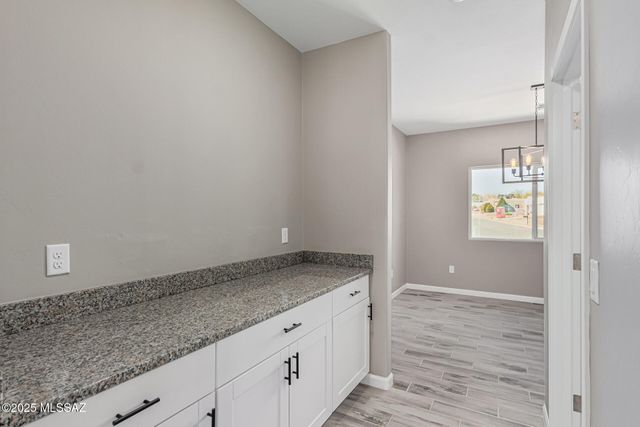 1170 N La Canoa, Green Valley, AZ 85614