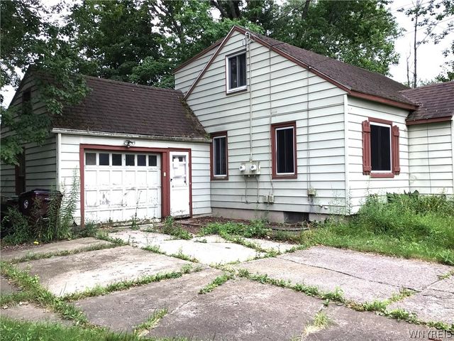 5345 Armor Duells Road, Orchard Park, NY 14127