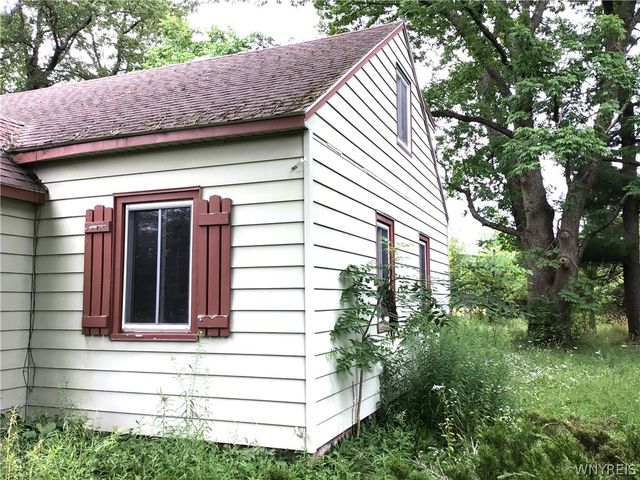 5345 Armor Duells Road, Orchard Park, NY 14127