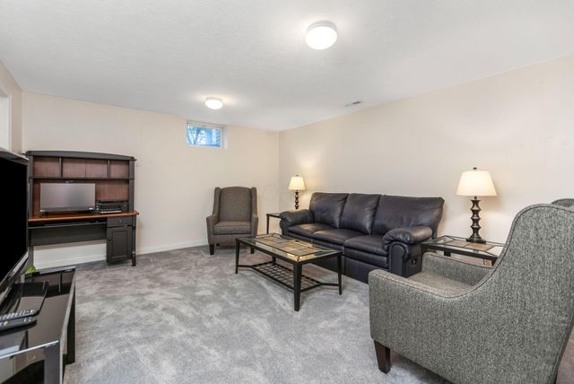 3933 Hill Park Road, Hilliard, OH 43026