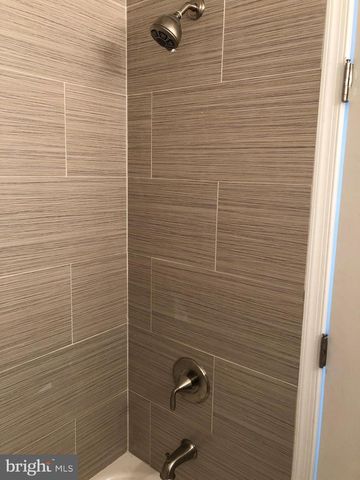 849 19TH ST NE #B, Washington, DC 20002