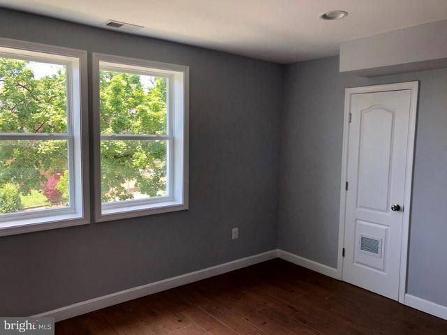 849 19TH ST NE #B, Washington, DC 20002