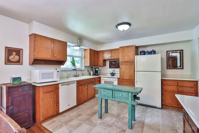 3072 Timberview Drive, Green Twp, OH 45211