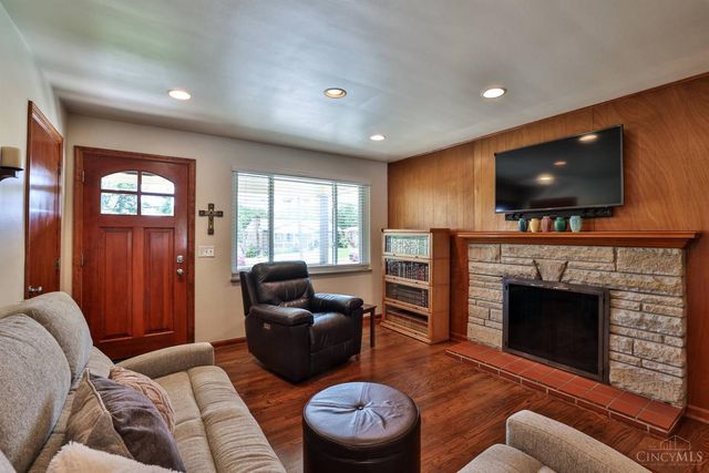 3072 Timberview Drive, Green Twp, OH 45211