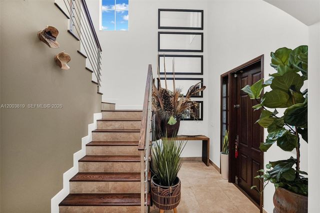 2143 N Bay Rd, Miami Beach, FL 33140