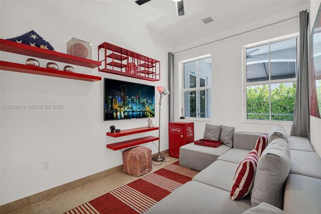 2143 N Bay Rd, Miami Beach, FL 33140