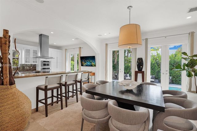 2143 N Bay Rd, Miami Beach, FL 33140