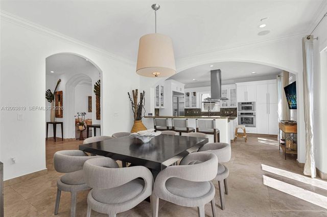 2143 N Bay Rd, Miami Beach, FL 33140