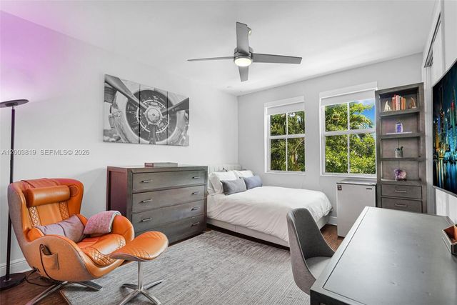 2143 N Bay Rd, Miami Beach, FL 33140