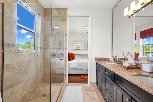 2143 N Bay Rd, Miami Beach, FL 33140