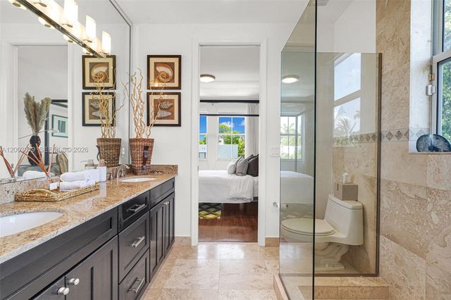 2143 N Bay Rd, Miami Beach, FL 33140