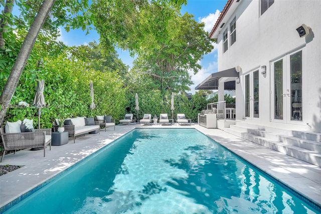 2143 N Bay Rd, Miami Beach, FL 33140