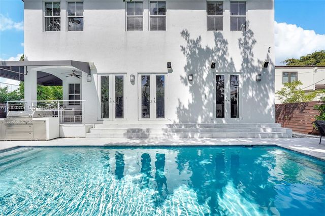2143 N Bay Rd, Miami Beach, FL 33140