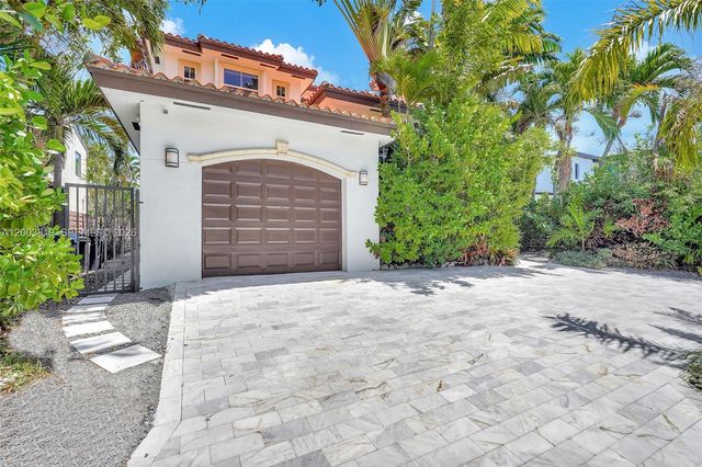 2143 N Bay Rd, Miami Beach, FL 33140
