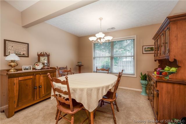1613 Charlestown Station Court, New Albany, IN 47150