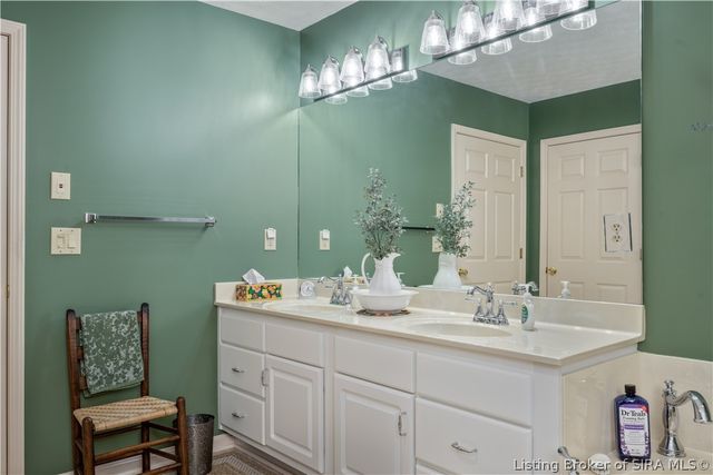 1613 Charlestown Station Court, New Albany, IN 47150