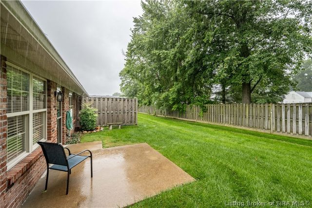 1613 Charlestown Station Court, New Albany, IN 47150