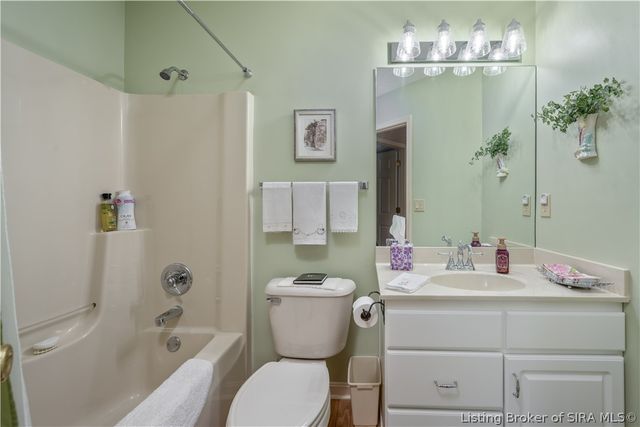 1613 Charlestown Station Court, New Albany, IN 47150