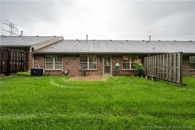 1613 Charlestown Station Court, New Albany, IN 47150