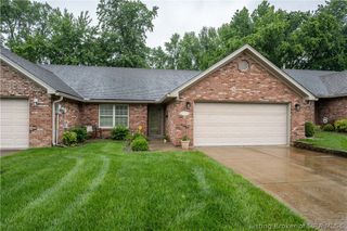 1613 Charlestown Station Court, New Albany, IN 47150