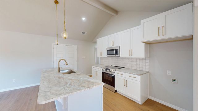 707 Cedar Street, Cleburne, TX 76031