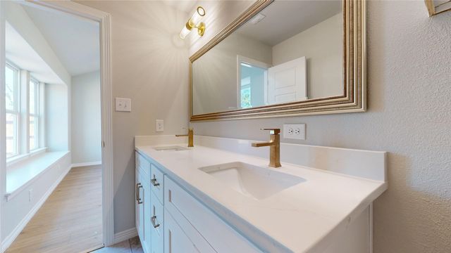 707 Cedar Street, Cleburne, TX 76031