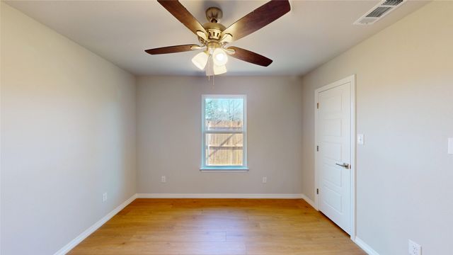 707 Cedar Street, Cleburne, TX 76031